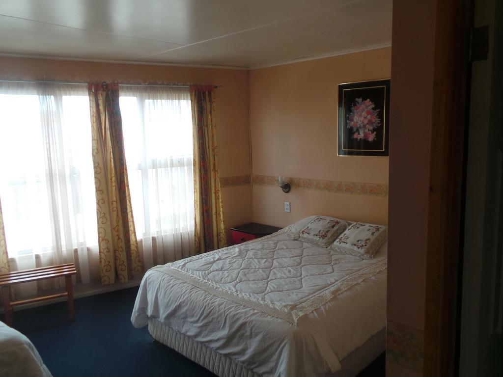 Hostal South Wind I Puerto Natales Exterior foto
