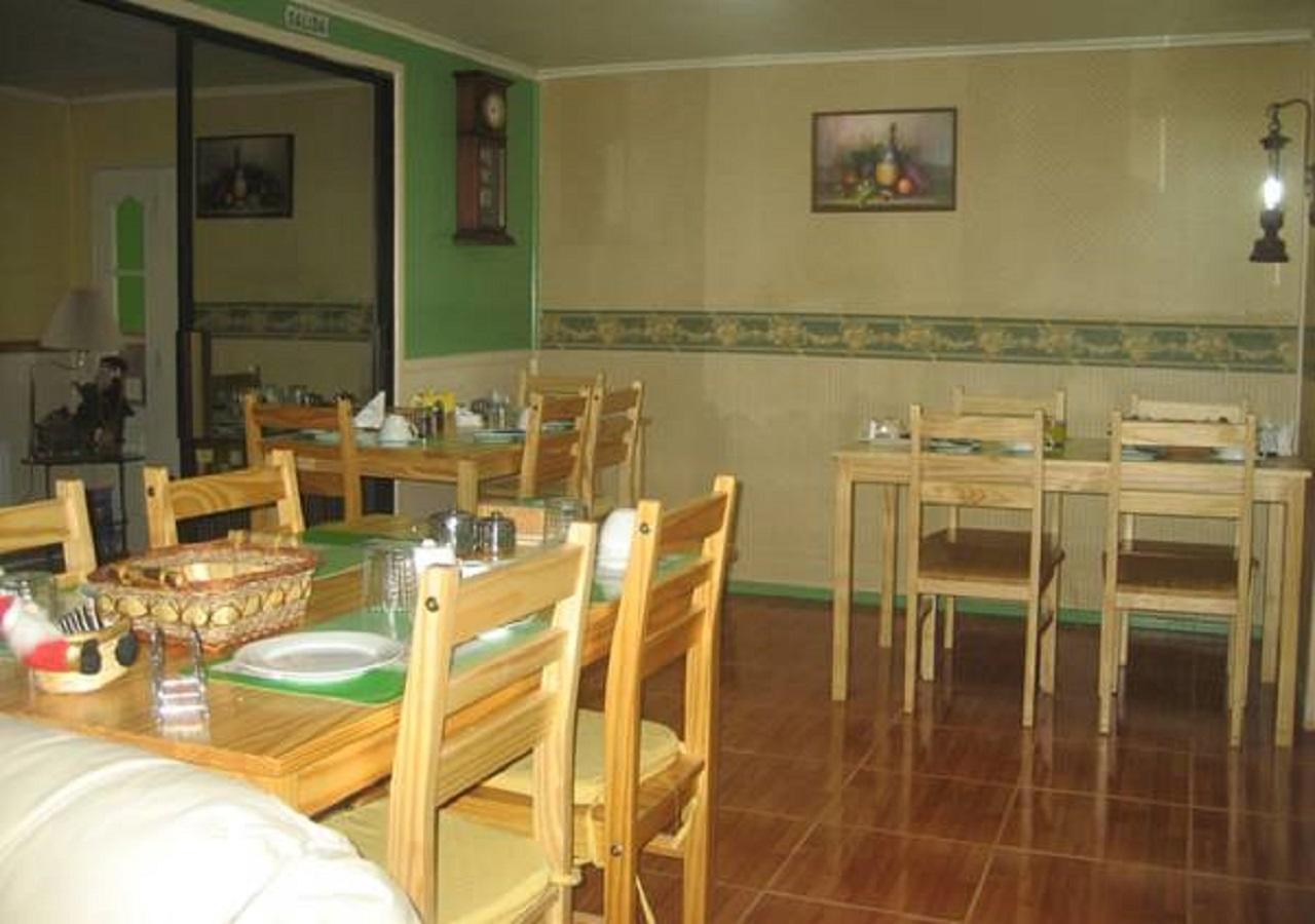 Hostal South Wind I Puerto Natales Exterior foto